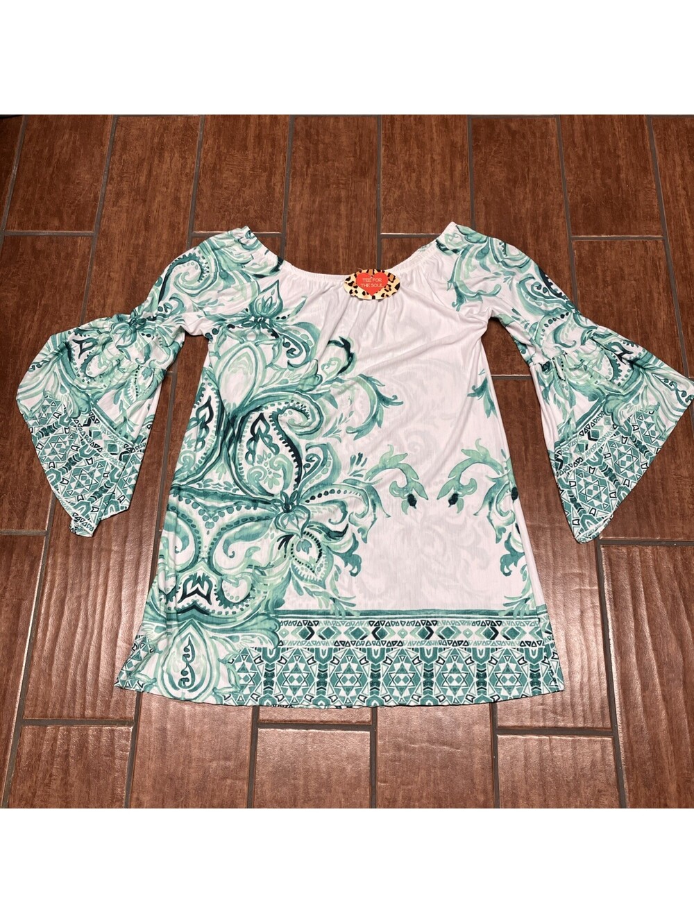 Women’s Hawaiian Style Shirt By Tee For The Soul USA SIZE M In Green & White